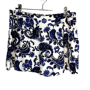 Forever21 Blue, and White Floral Paisley Shorts Size Medium